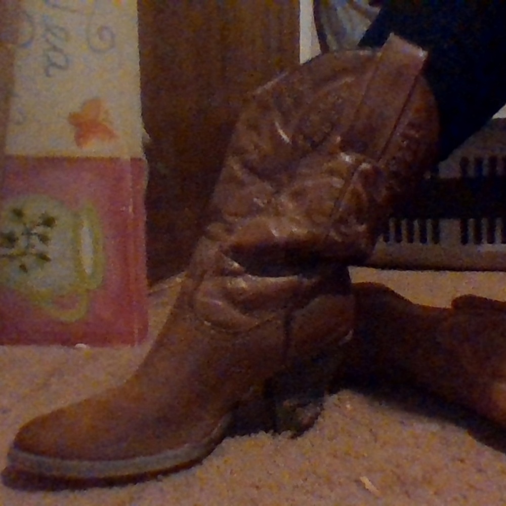 very volatile high heal cowgirls boots size 7